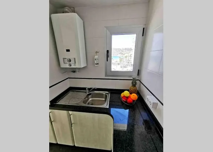 Comfy Sea View With Parking 칼페